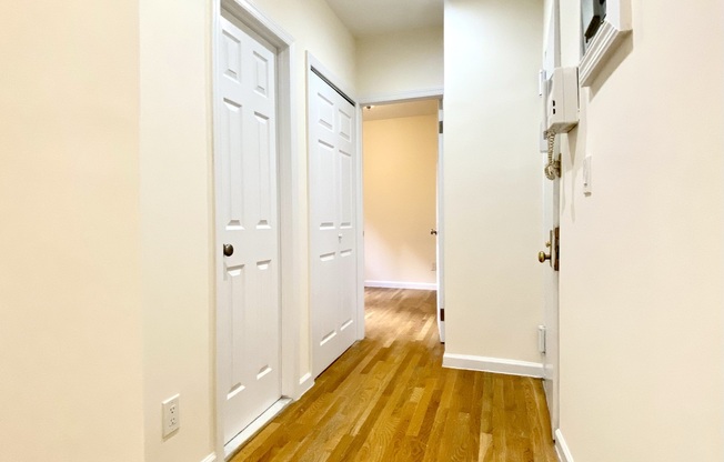 2 beds, 1 bath, $3,462, Unit 18