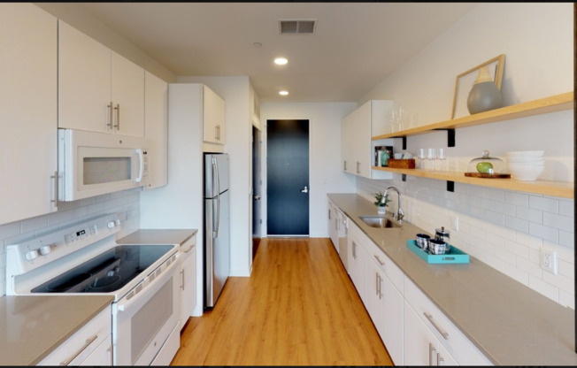 Studio, 1 bath, 550 sqft, $1,475, Unit 515