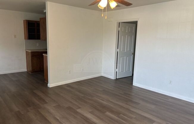 2 beds, 1 bath, $700, Unit 1304 Dugger Unit D