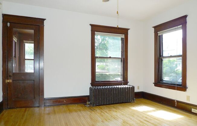 1 bed, 1 bath, 410 sqft, $1,000, Unit 18 - 1925 - 1