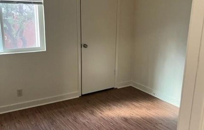 Convenient Fourplex Georgetown Living | 2 Bed, 1 Bath with Private Balcony