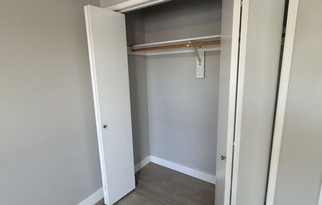 2 beds, 1 bath, 763 sqft, $1,250, Unit 2424-04