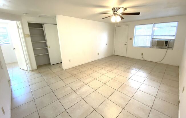 908 SW 6th Ave - Pet Friendly!