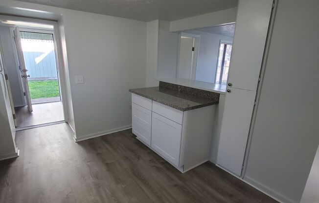 2 beds, 1 bath, 650 sqft, $1,495