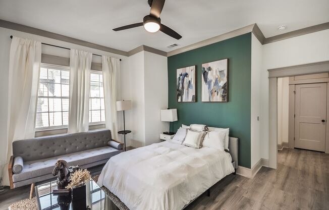 $400 Move In Special: Beautifully Updated Midtown Studio Apartment Walking Distance to Piedmont Park!
