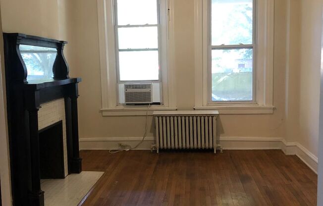 2 beds, 1 bath, $1,550, Unit Lower Flat