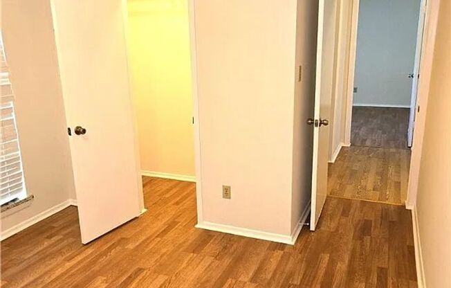 Move-in ready 3-bed, 1.5-bath Upstairs condo just minutes from downtown San Marcos and Texas State University!