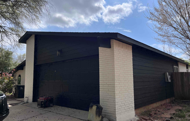 2604 CREEKVIEW DR