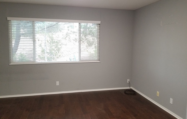 3 beds, 2 baths, $3,300