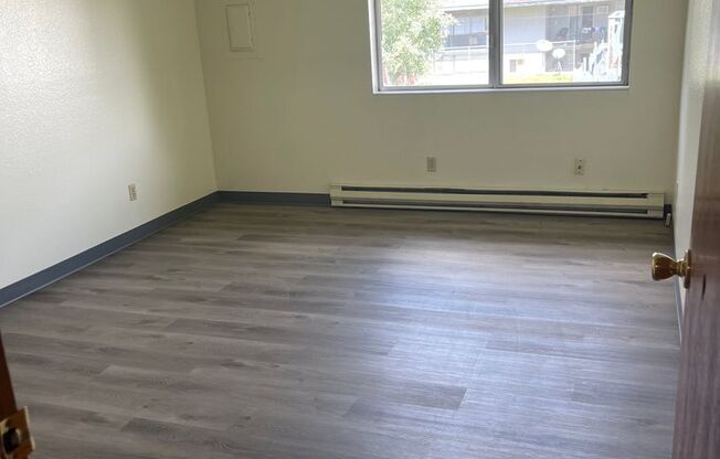 2 beds, 1 bath, 712 sqft, $1,050, Unit 38