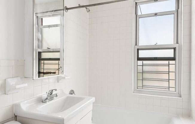 824 SAINT NICHOLAS AVE