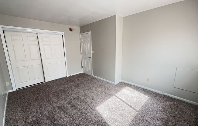 2 beds, 1.5 baths, 994 sqft, $1,043