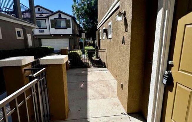 2 beds, 2 baths, $2,350