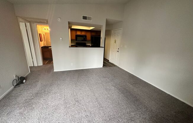 1 bed, 1 bath, 530 sqft, $899, Unit 112