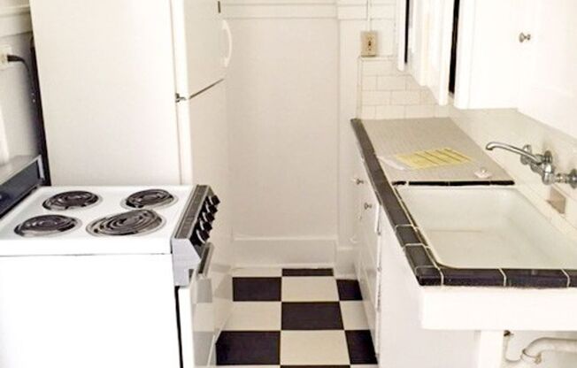 Studio, 1 bath, 487 sqft, $1,395, Unit 103