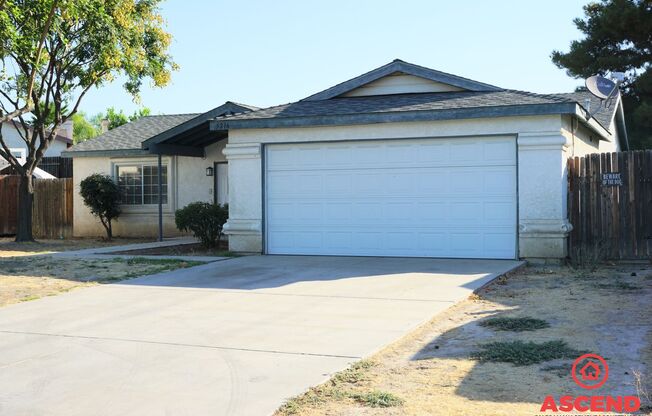 Beautiful Home Located off Oswell and Brundage!