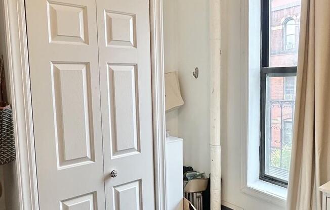 3 beds, 1 bath, $6,695, Unit 19A