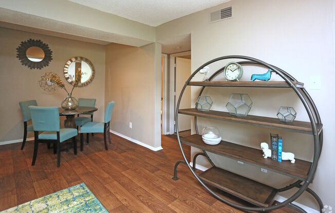 2 beds, 2 baths, $1,049, Unit 1812