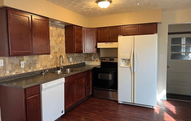 3679 Oakview