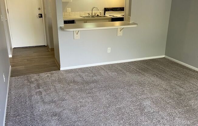 1 bed, 1 bath, 660 sqft, $965, Unit 929-12