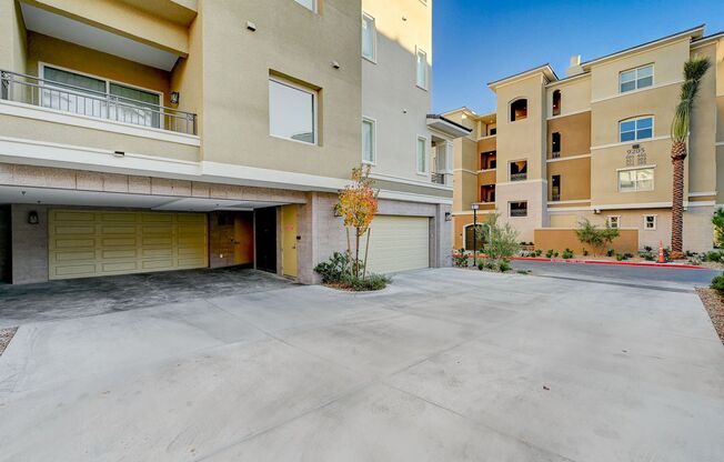 2 beds, 2.5 baths, $5,500, Unit # 302