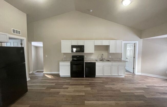 Fully Remodeled 4 Bedroom 2.5 Bathroom