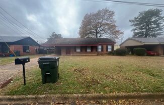 3 bedroom 1 bathroom brick home in West Tuscaloosa