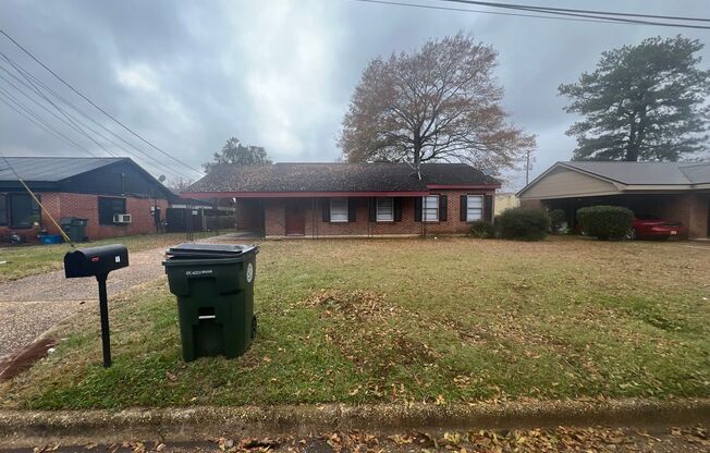 3 bedroom 1 bathroom brick home in West Tuscaloosa