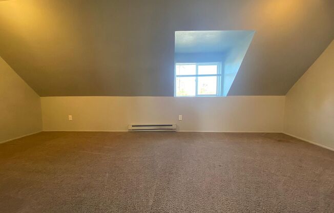 3 beds, 1 bath, 1,100 sqft, $1,855, Unit Apt D