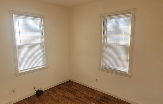 2 beds, 1 bath, $950