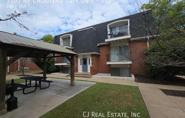 5101 NE CHOUTEAU TRFY