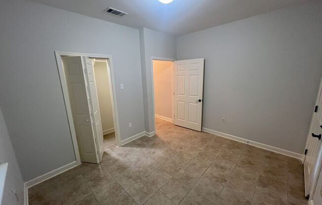 2 beds, 1 bath, $1,425