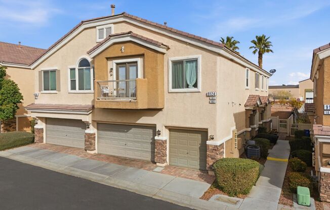 GORGEOUS TWO STORY TOWNHOME IN LAS VEGAS