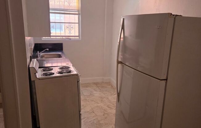 879 Spanish Apts/Brick Seven