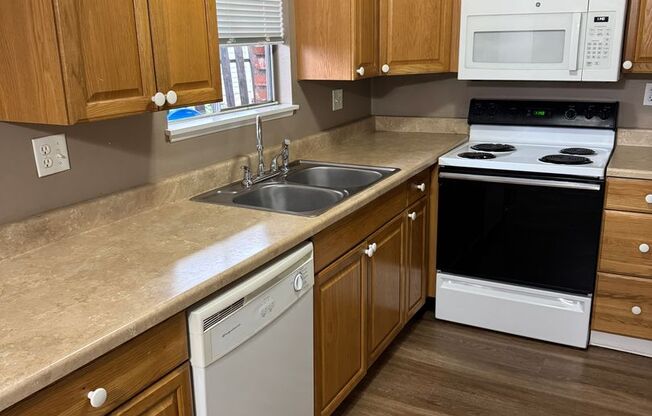 1 bed, 1 bath, $895, Unit #2