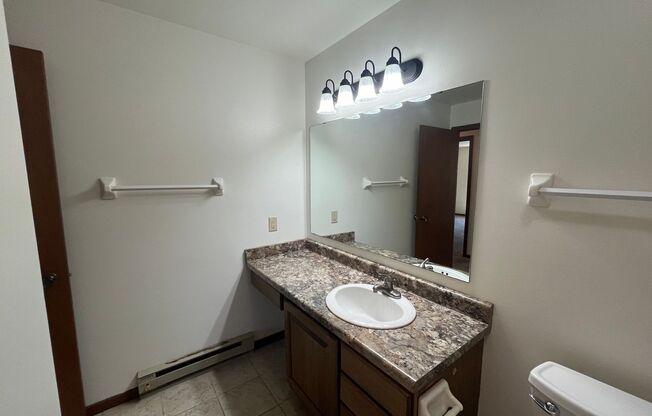 2 beds, 1 bath, 965 sqft, $1,650, Unit 7726RF