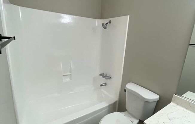 2 beds, 1 bath, 820 sqft, $1,600, Unit 503