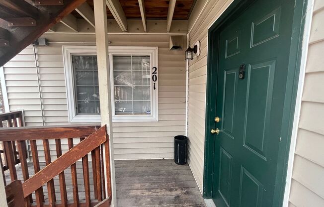 Great Condo Near Campus West