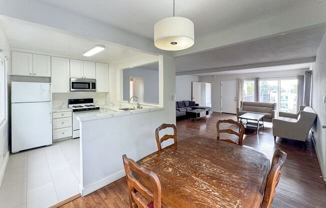 11621 Chenault St.
