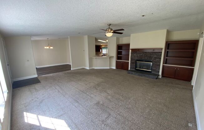 3 beds, 2 baths, $1,775, Unit # OAKLAND HLS