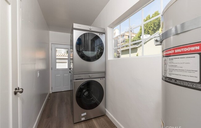 3 beds, 1.5 baths, 1,767 sqft, $6,000