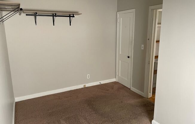 1 bed, 1 bath, $850, Unit 25