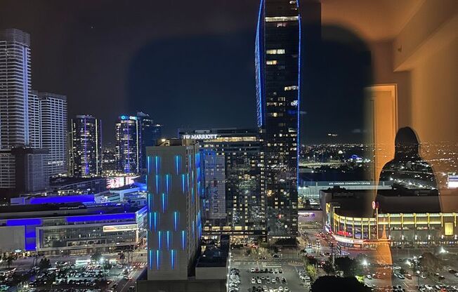 1 bed, 1 bath, 730 sqft, $3,000, Unit 889 Francisco St, UNIT 2402