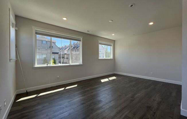4 beds, 3.5 baths, $2,995