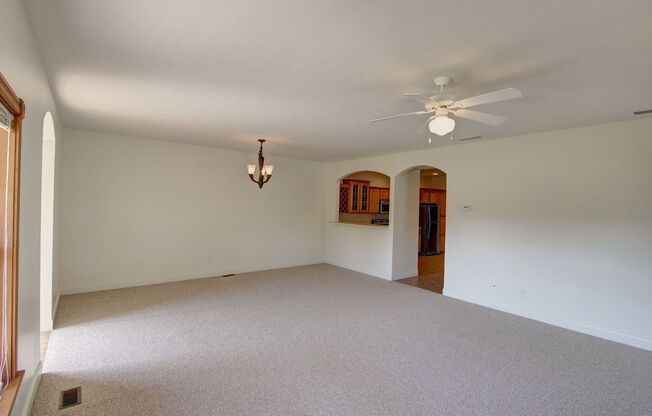 3 beds, 2 baths, 1,850 sqft, $2,275