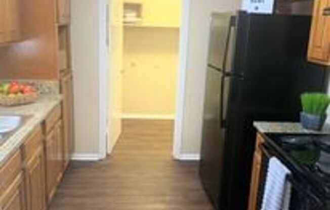 2 beds, 1 bath, 1,193 sqft, $995, Unit 2814 S Gen McMullen Unit 9