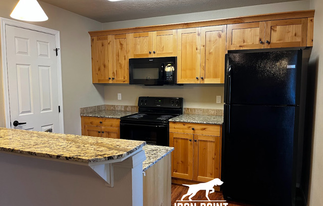 2 beds, 2 baths, 1,000 sqft, $1,450, Unit 202