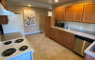 2 beds, 1.5 baths, $1,500, Unit B