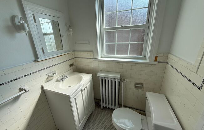 Studio, 1 bath, 308 sqft, $1,175, Unit Bayard Manor 301