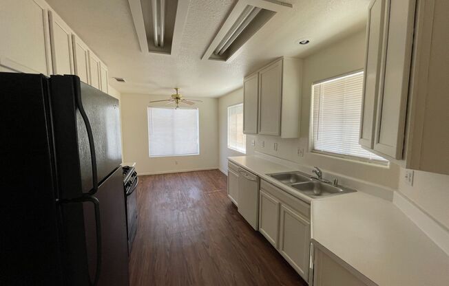 2 Bedroom 2 bath apartment in Gated Community!
